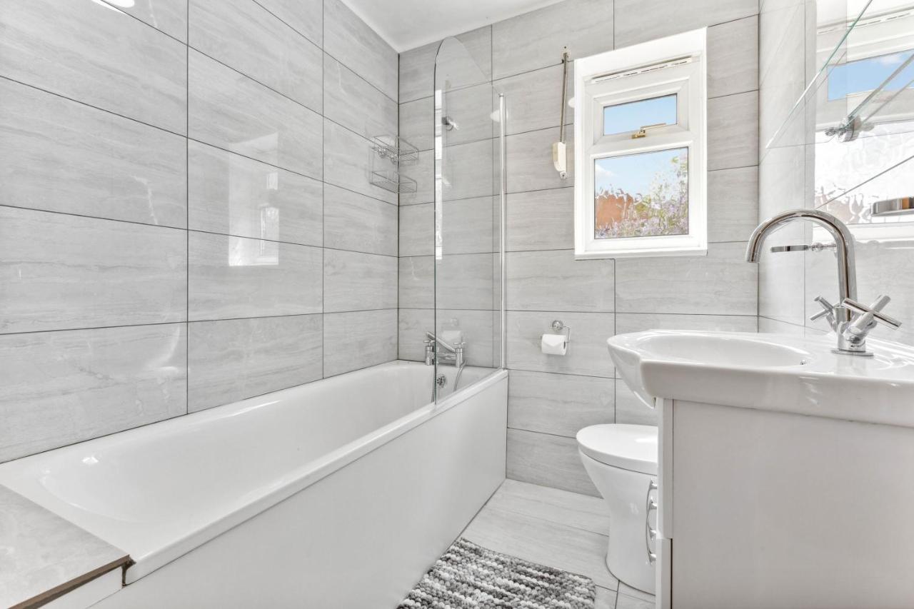 Cozy Stay Apartment Londra Esterno foto