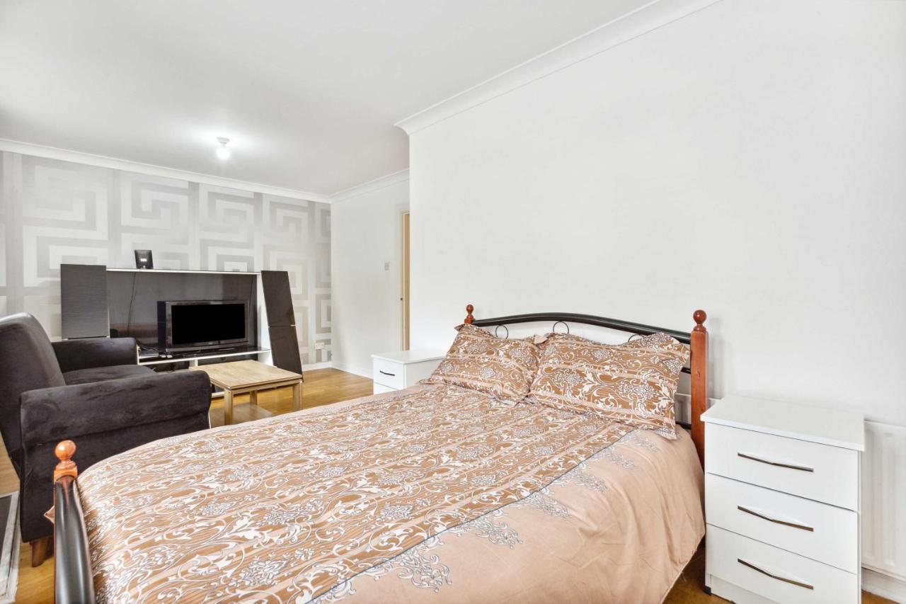 Cozy Stay Apartment Londra Esterno foto